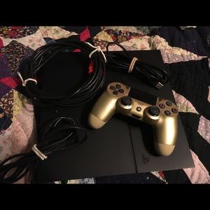Ps4 Console & DualShock 4 Gold Controller